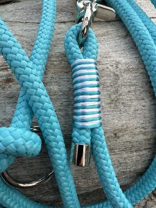 Tükis farbene Leine mit zweifarbiger Takelung